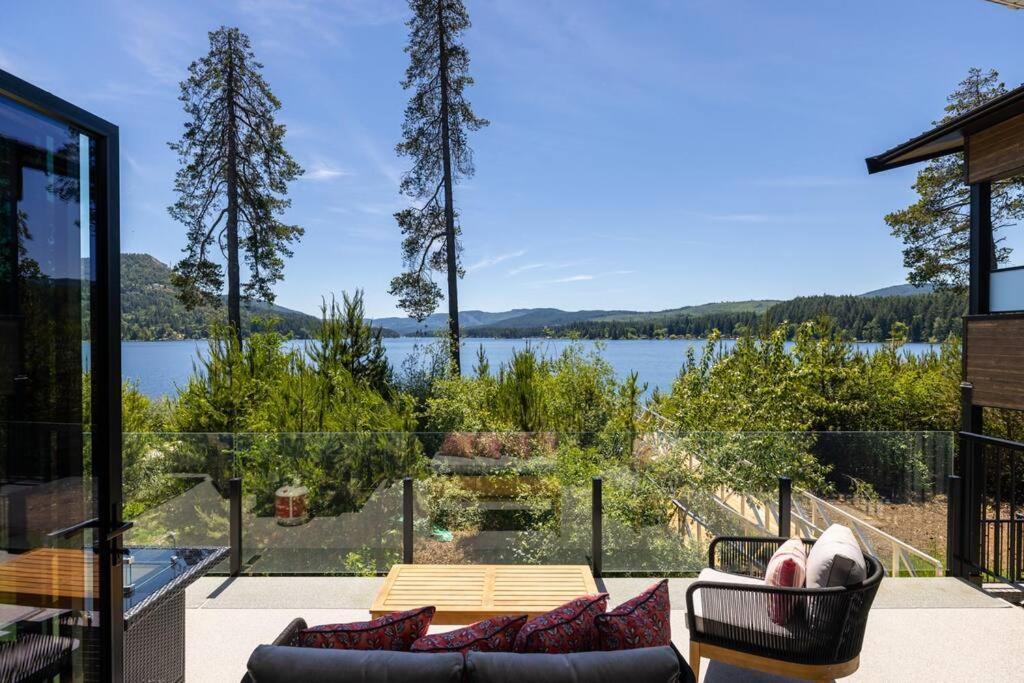 Kelly'S Sunset Lake Retreat Shawnigan Lake エクステリア 写真