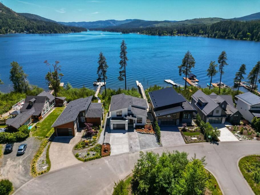 Kelly'S Sunset Lake Retreat Shawnigan Lake エクステリア 写真