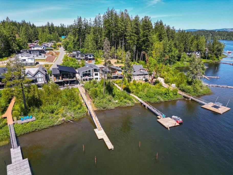 Kelly'S Sunset Lake Retreat Shawnigan Lake エクステリア 写真