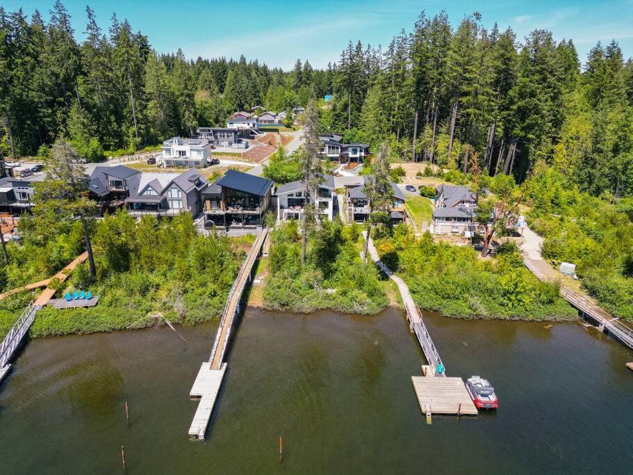 Kelly'S Sunset Lake Retreat Shawnigan Lake エクステリア 写真